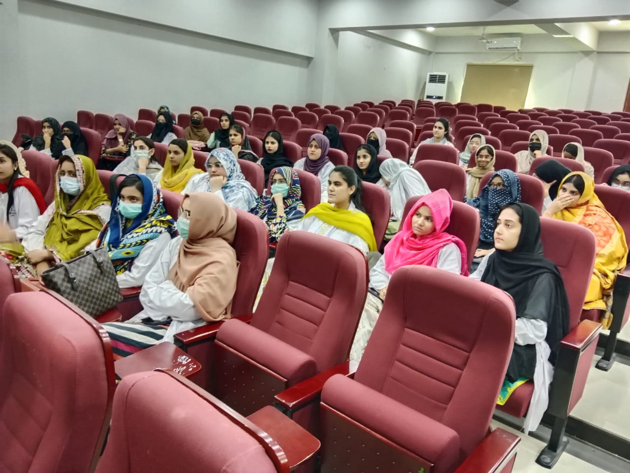 Free HTML5 template by FREEHTML5.co