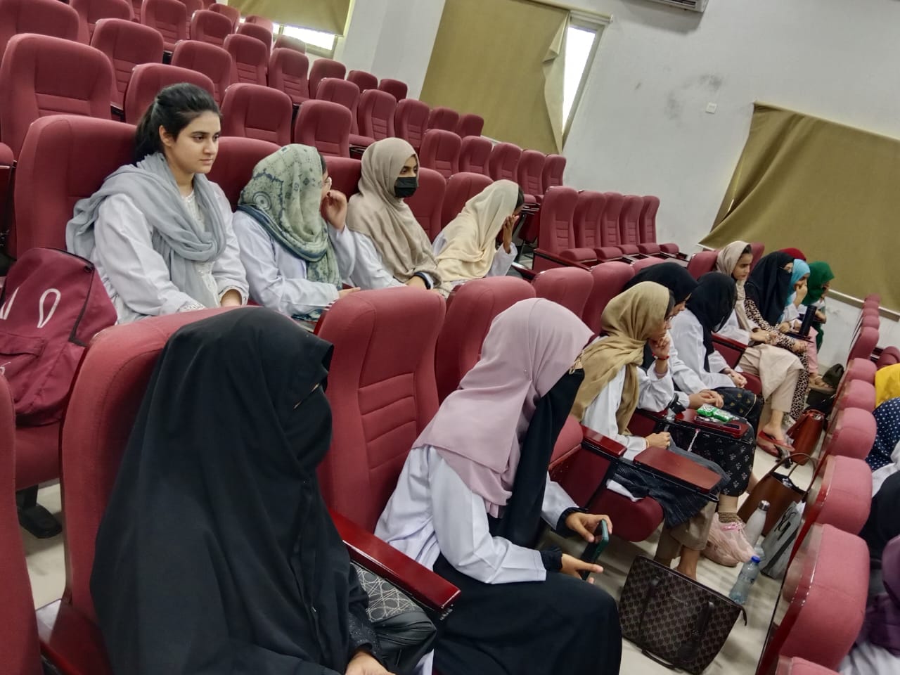 Free HTML5 template by FREEHTML5.co